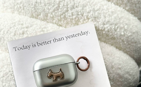 Minimalist Electroplated Matte Silver Puppy-themed Soft Phone Case For Earphones